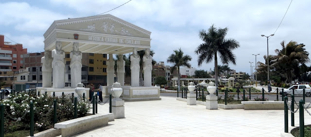 Paseo Las Musas,es un hermoso paseo que fue construido durante la gestión del alcalde Don Arturo Castillo Chirinos en el año 1995, cuyas magníficas estatuas fueron esculpidas por el artista Celendino Miguel Diaz Diaz